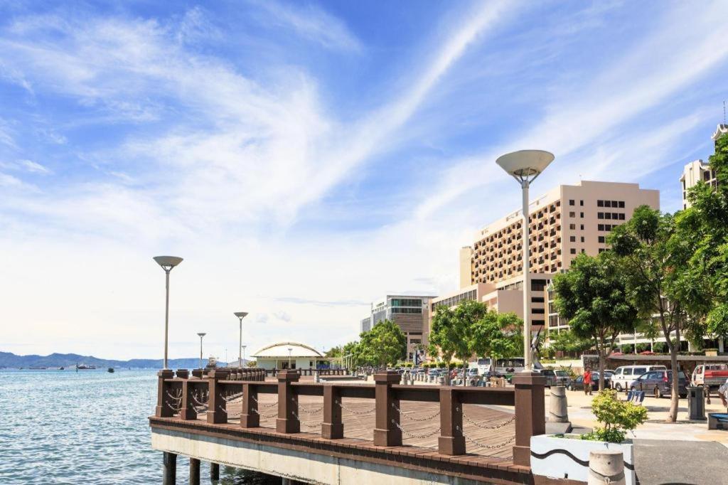 Monaco Boutique Hotel Sadong Jaya Kota Kinabalu Eksteriør bilde