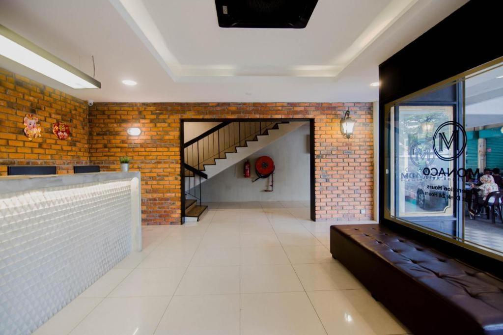 Monaco Boutique Hotel Sadong Jaya Kota Kinabalu Eksteriør bilde