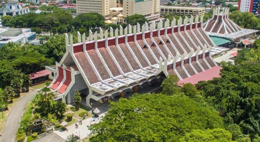 Monaco Boutique Hotel Sadong Jaya Kota Kinabalu Eksteriør bilde