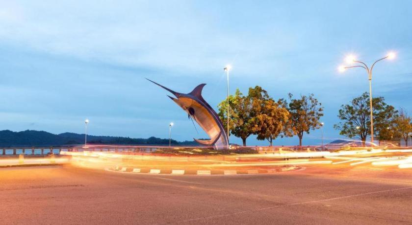 Monaco Boutique Hotel Sadong Jaya Kota Kinabalu Eksteriør bilde