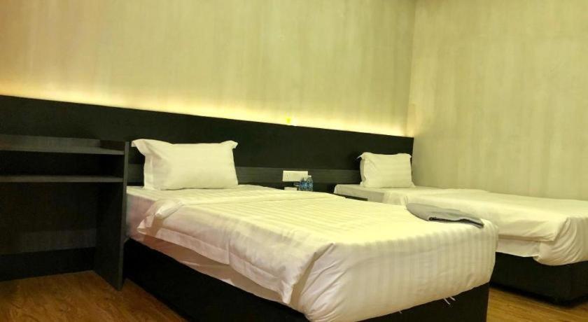 Monaco Boutique Hotel Sadong Jaya Kota Kinabalu Eksteriør bilde