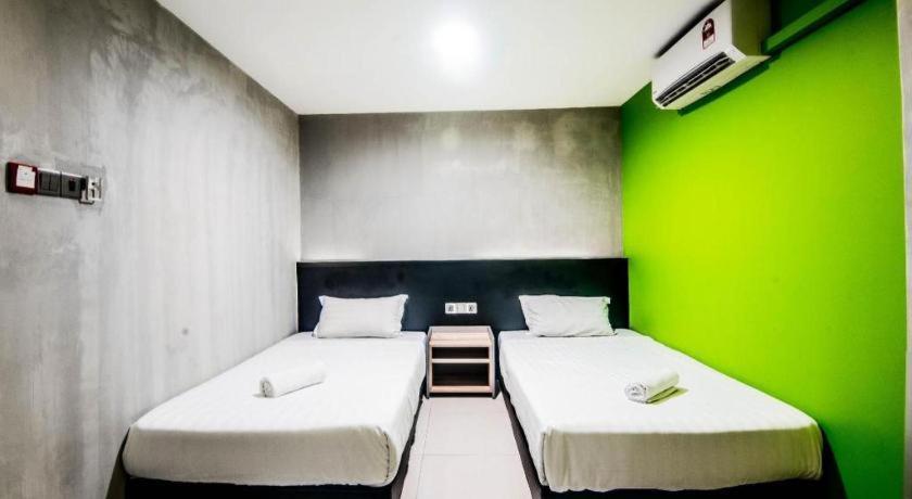 Monaco Boutique Hotel Sadong Jaya Kota Kinabalu Eksteriør bilde