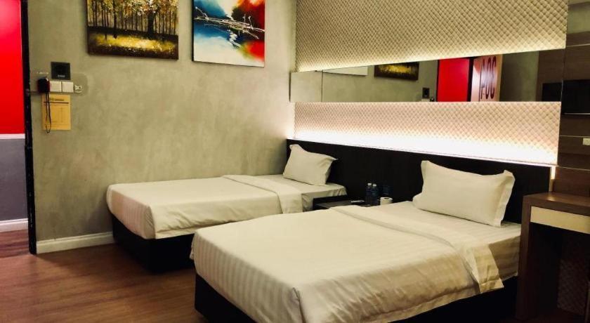 Monaco Boutique Hotel Sadong Jaya Kota Kinabalu Eksteriør bilde