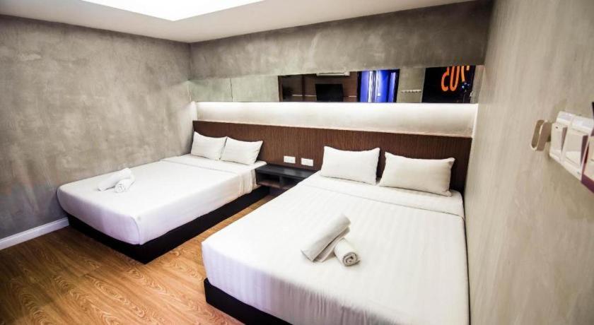 Monaco Boutique Hotel Sadong Jaya Kota Kinabalu Eksteriør bilde