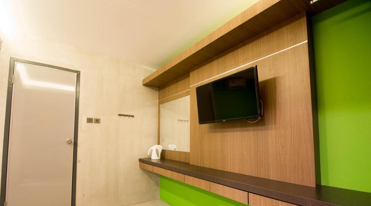 Monaco Boutique Hotel Sadong Jaya Kota Kinabalu Eksteriør bilde