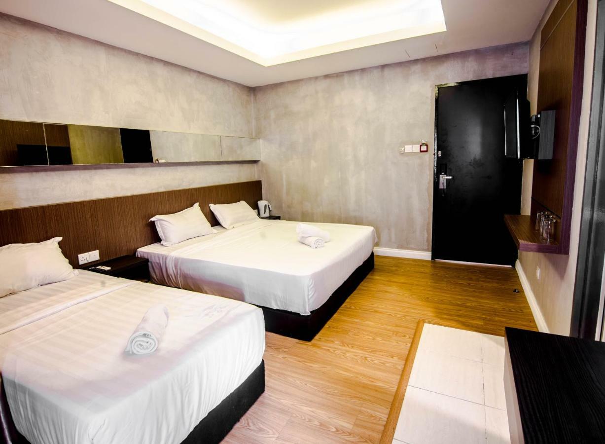 Monaco Boutique Hotel Sadong Jaya Kota Kinabalu Eksteriør bilde